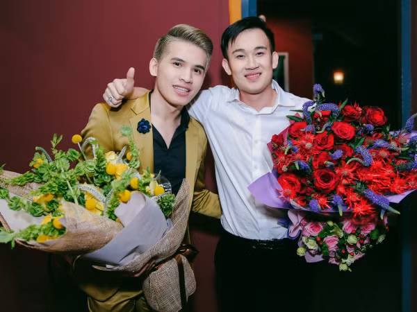 Dương Triệu Vũ đáp trả thách thức của Đàm Vĩnh Hưng trong đêm nhạc chật kín khán giả 