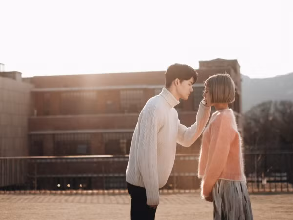 "Mềm tim" với những cảnh quay lãng mạn của Min và hot boy Hàn Quốc trong MV mới