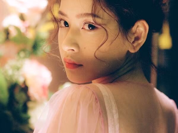 Cư dân mạng phản ứng trái chiều khi Chi Pu hóa "gái hư" trong MV comeback