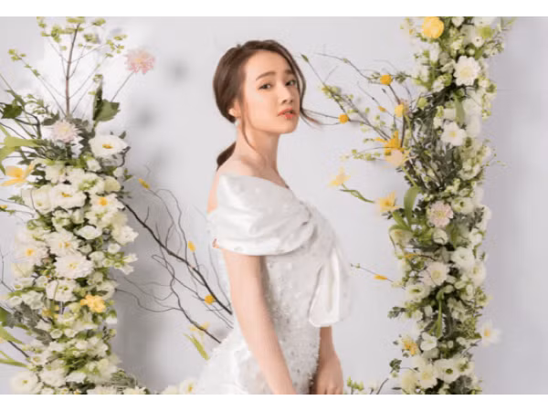 Nhã Phương, Hhen Nie, Đỗ Mỹ Linh và dàn người đẹp xinh "hớp hồn" tại triển lãm cưới 