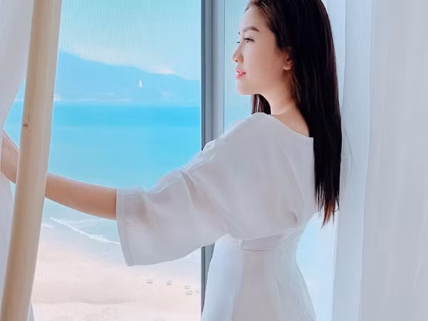 Bảo Thy bất ngờ lên tiếng về thái độ cứng rắn với fan trên Facebook