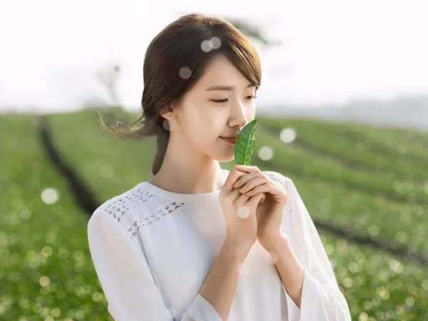 Fan suýt "rụng tim", ngỡ Yoona đăng ảnh SNSD 9 thành viên lên Instagram
