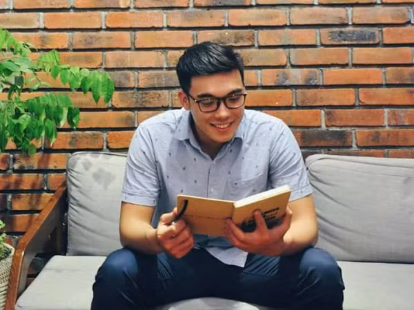 Đẹp trai, học giỏi, lại là sinh viên trường Luật, “soái ca” Hà Dĩ Thâm đời thực là đây chứ đâu!