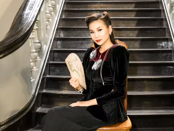 Không phải "The Face", không phải "Next Top", "Mẹ Chồng" chính là sàn diễn mới của Thanh Hằng