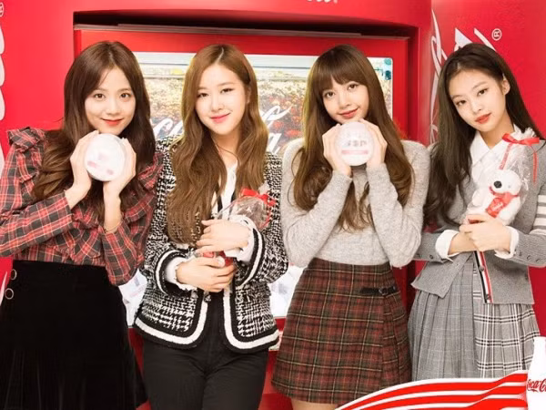 YG cho Black Pink Mỹ tiến, fan lo lắng nhóm sẽ lại dở dang giống đàn chị CL