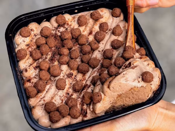 Ngán trân châu đường đen, mời bạn phải lòng bánh bột cacao kem mặn ngon ngất ngây