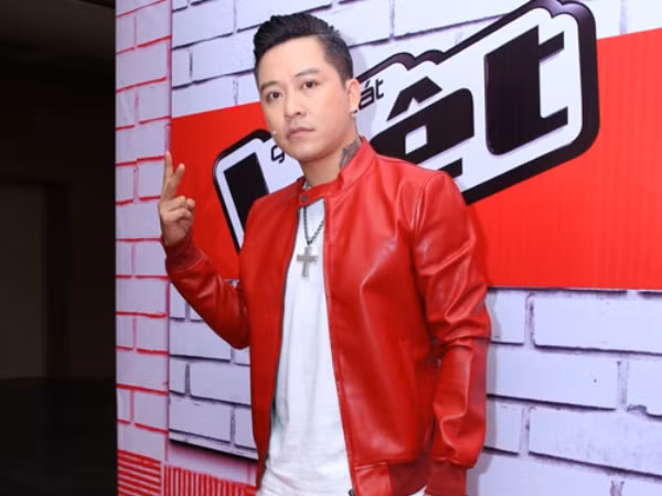 Tuấn Hưng là cái tên đầu tiên xác nhận sẽ ngồi ghế nóng "The Voice" mùa 6