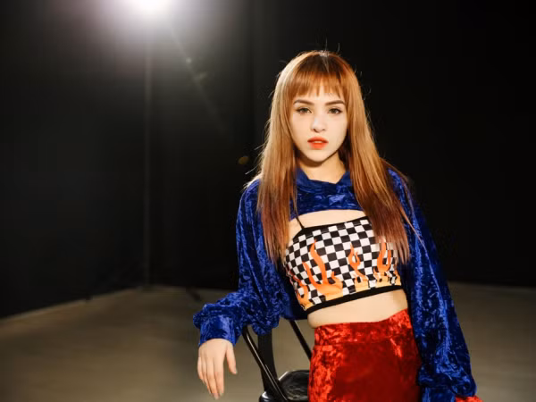 "Cổ máy nhảy SGirls" ra mắt MV phiên bản Dance tặng fan