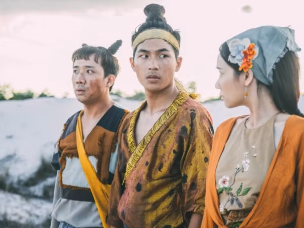 Hot boy Trần Quốc Anh xuất hiện cùng Nhã Phương và Trấn Thành trong trailer "Trạng Quỳnh"