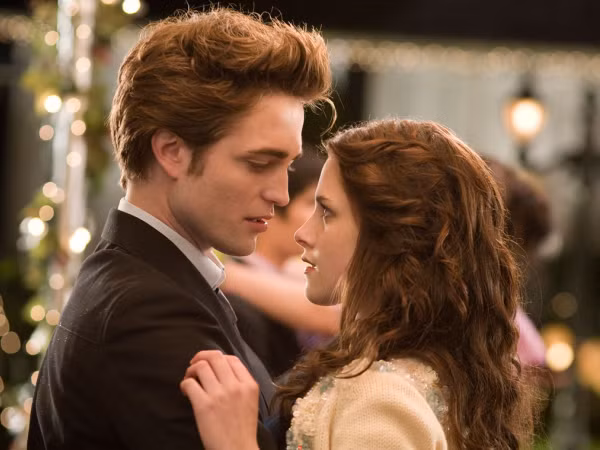 Dàn sao “Twilight” sau 10 năm: Người thoát kiếp "bình hoa di động", người xuống sắc đến ngỡ ngàng