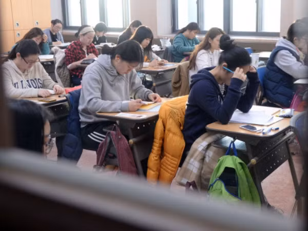 Áp lực thi đại học và những cái chết trẻ ở Hàn Quốc