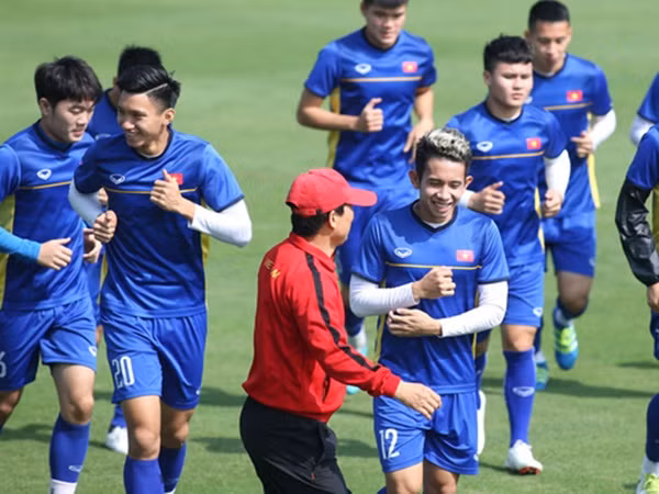 Hồng Duy tiết lộ về chấn thương của Văn Toàn