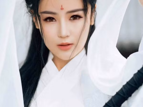Hương Tràm tung teaser MV cổ trang chỉ hát 3 giây cùng lời tự sự gây xúc động