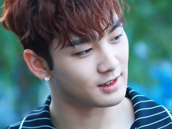 Baekho (NU'EST) bất ngờ viết tâm thư, cảm ơn fan đã tiếp thêm sức mạnh tinh thần cho mình