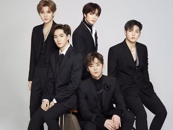 NU'EST tung "Tên Bài Hát" đầy xúc động mừng kỷ niệm 7 năm debut