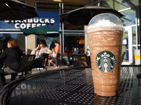 Bạn biết gì về cửa hàng Starbucks bí mật và được bảo vệ nghiêm ngặt nhất thế giới?