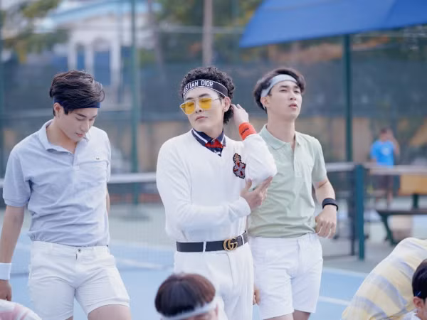 Võ Đăng Khoa bất ngờ khoe giọng hát trong MV ra mắt ngay dịp Valentine