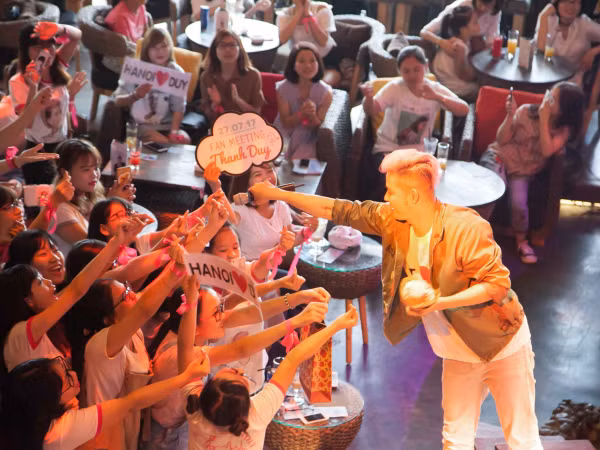Thanh Duy "quẩy" hết mình cùng các fan trong buổi fan meeting đầu tiên tại Hà Nội 