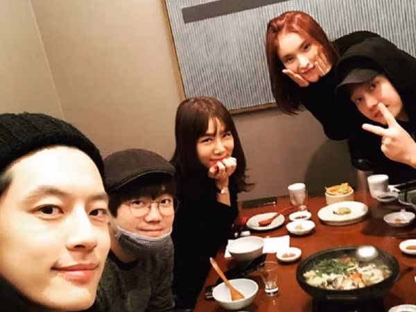 Chuyện lạ có thật: Hội "người cũ" của YG tụ họp, vẫn gọi nhau là thành viên "YG Family"