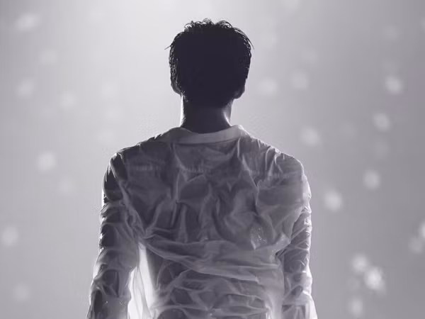 Chỉ cần ngắm sau lưng các idol này, cô nàng nào cũng muốn chạy lại ôm