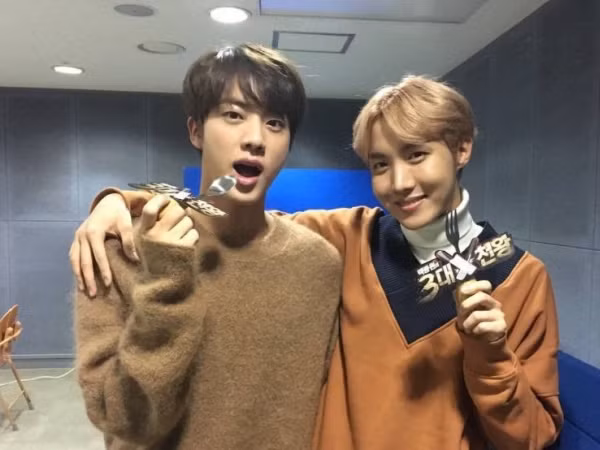 Cùng đầu tư bất động sản nhưng kết quả của J-Hope và Jin thật trái ngược