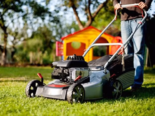 Hành động bất ngờ của nhân viên cứu hộ sau khi đưa một ông cụ đi cấp cứu
