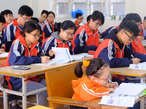 Nghị lực mùa thi: Nữ sinh "chất độc da cam" ước mơ thành kế toán