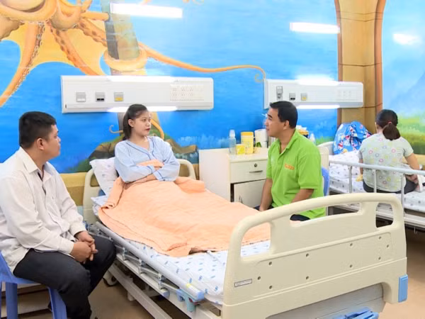 Đêm Gala "Tiếp sức Hồi Sinh" tổ chức gây quỹ giúp đỡ các bệnh nhân nghèo