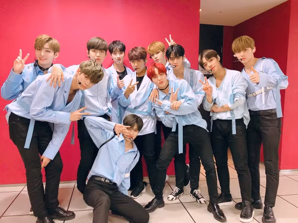 Bạn sẽ bất ngờ nếu biết Wanna One làm gì trong buổi tiệc mừng hai năm debut