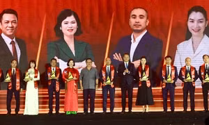 Ấn tượng Top 10 doanh nhân trẻ Thăng Long 2026
