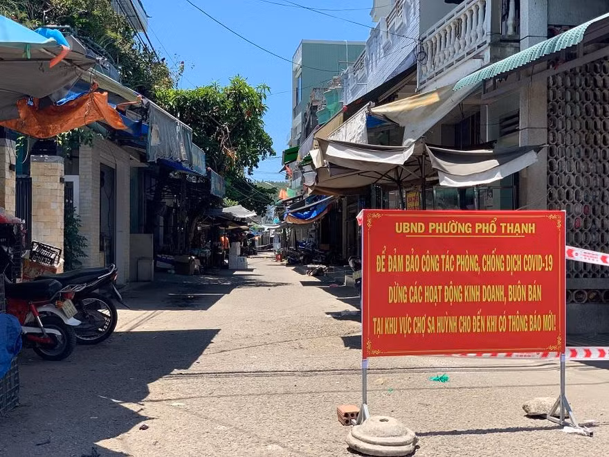 Quảng Ngãi ghi nhận trường hợp đầu tiên tử vong do COVID-19.