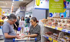 Giá xăng leo thang, doanh nghiệp tung ưu đãi 'chia lửa' với người tiêu dùng