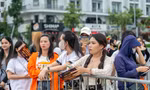 Người dân xếp hàng từ sớm chờ đêm diễn Hạ Long concert 2025