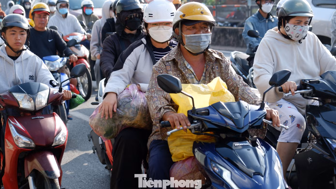 tp-cua-ngo-0102.jpg