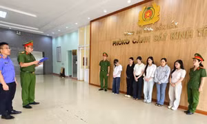 Giả danh bác sĩ, ‘thổi phồng’ tình trạng của khách để bán gói thẩm mỹ giá cao