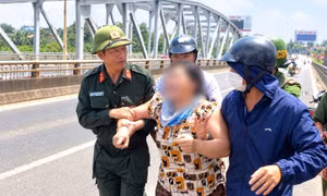 Đắk Lắk: Công an kịp thời ngăn người phụ nữ định nhảy cầu Sêrêpốk
