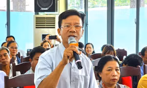 Cử tri Đắk Lắk kiến nghị sửa đường, làm kè, gỡ vướng vùng hoạt động của tàu cá