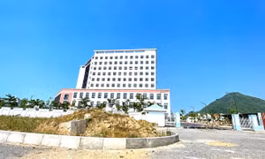 Bệnh viện Sản Nhi Phú Yên hơn 753 tỷ đồng vẫn lỡ hẹn dù đã phạt 3 nhà thầu