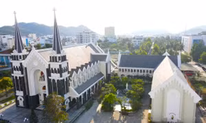 Chiêm ngưỡng nhà thờ tuyệt đẹp ở Nha Trang 