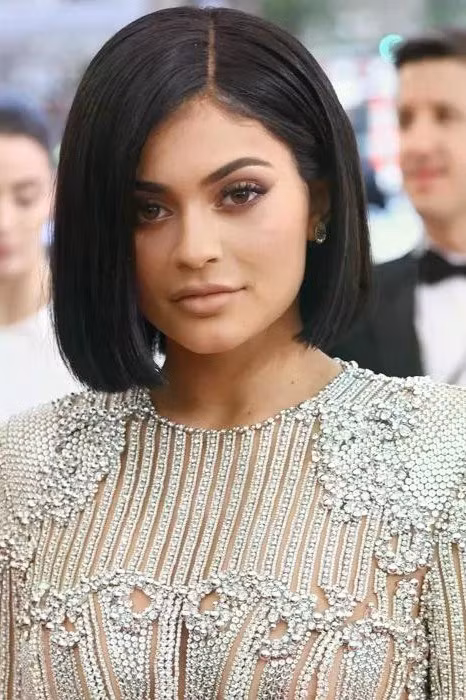 Kylie Jenner lần đầu trải lòng về góc khuất sau danh xưng “tỷ phú tự thân”