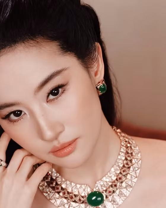 Lưu Diệc Phi đã gỡ bỏ tấm ảnh thị phi vì bị cư dân mạng Việt Nam “sấy khô”?
