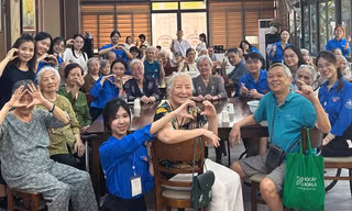 Mùa Hè Xanh đi nghe người già kể chuyện, lan tỏa nụ cười