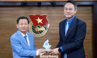 Bí thư Trung ương Đoàn tiếp đoàn đại biểu bác sĩ tình nguyện Hội LHTN Campuchia