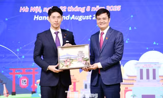 Bí thư thứ nhất Trung ương Đoàn tiếp Trưởng Ban Thanh niên Đảng Dân chủ tự do Nhật Bản