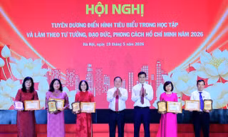 Trung ương Đoàn tuyên dương điển hình học tập và làm theo tư tưởng, đạo đức, phong cách Hồ Chí Minh