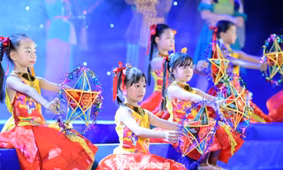 Thiếu nhi Thủ đô vui hội trăng rằm