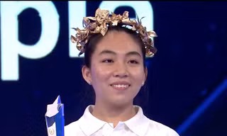 Nữ sinh An Giang càng chơi càng hay, giành vòng nguyệt quế Đường lên đỉnh Olympia