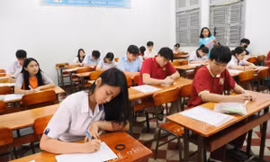 Hơn 150.000 thí sinh tại TPHCM chính thức bước vào kỳ thi lịch sử