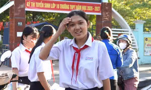 Công bố điểm chuẩn vào lớp 10 Đà Nẵng: Trường tốp đầu 'leo cao'