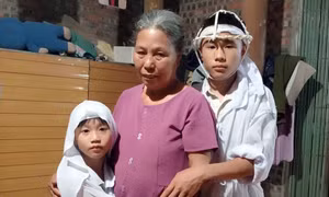  Hai đứa trẻ mồ côi cha mẹ sau vụ lật thuyền thương tâm ở Tuyên Quang